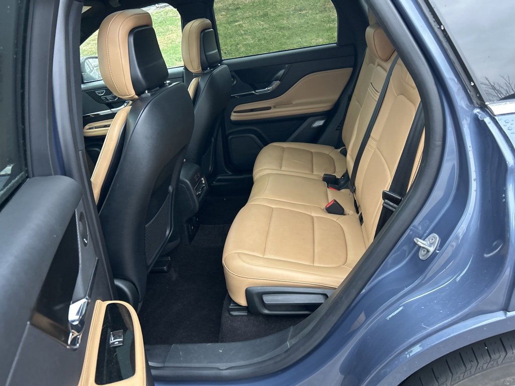 Used 2022 Lincoln Corsair Reserve w/ Equipment Group 201A image 12