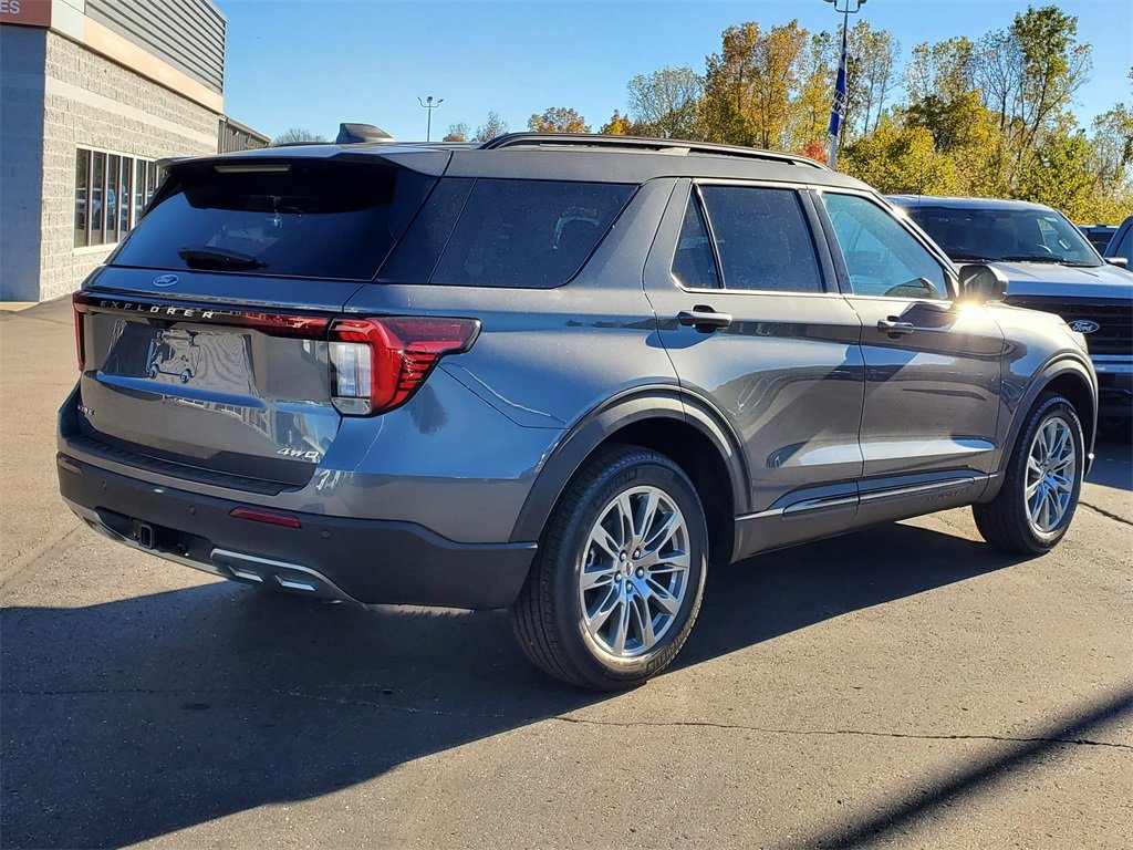 New 2026 Ford Explorer Active image 5