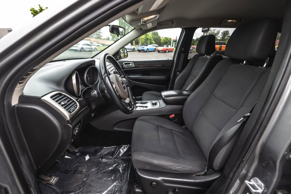 Used 2012 Jeep Grand Cherokee Laredo w/ Laredo E Group AWD/4WD image 20