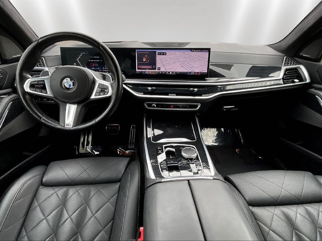 Used 2024 BMW X7 xDrive40i w/ M Sport Package AWD/4WD image 7