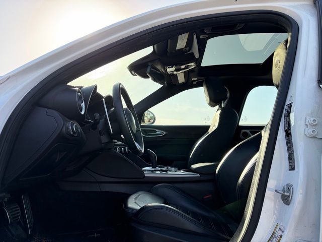 Used 2023 Alfa Romeo Giulia Veloce image 12