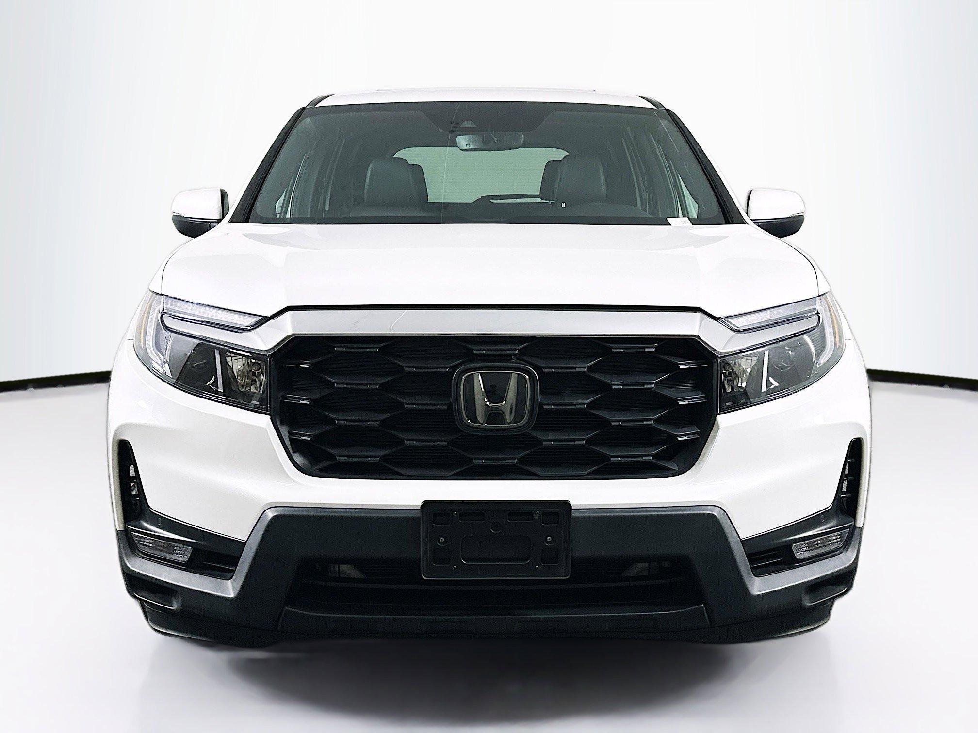 Used 2023 Honda Passport EX-L image 2