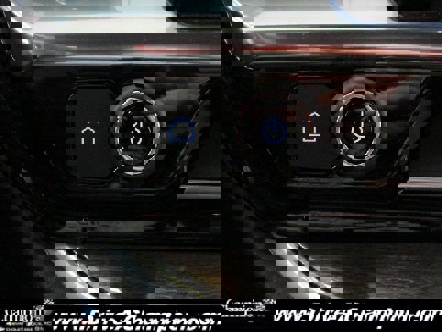 Certified 2025 Chevrolet Silverado 1500 LTZ image 39