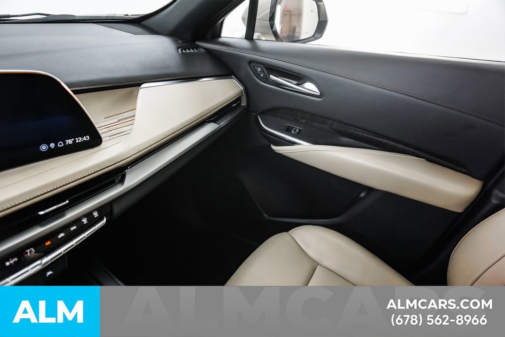 Used 2025 Cadillac XT4 Premium Luxury FWD image 44