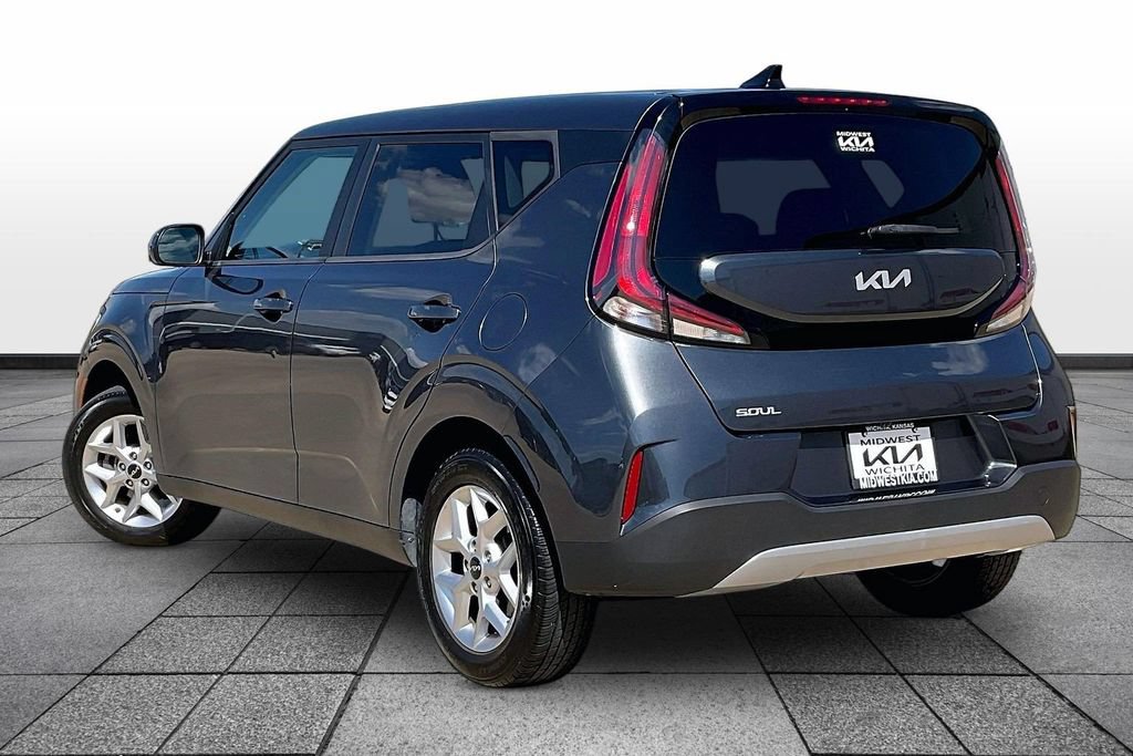 Used 2024 Kia Soul LX w/ Option Group 015 FWD image 11