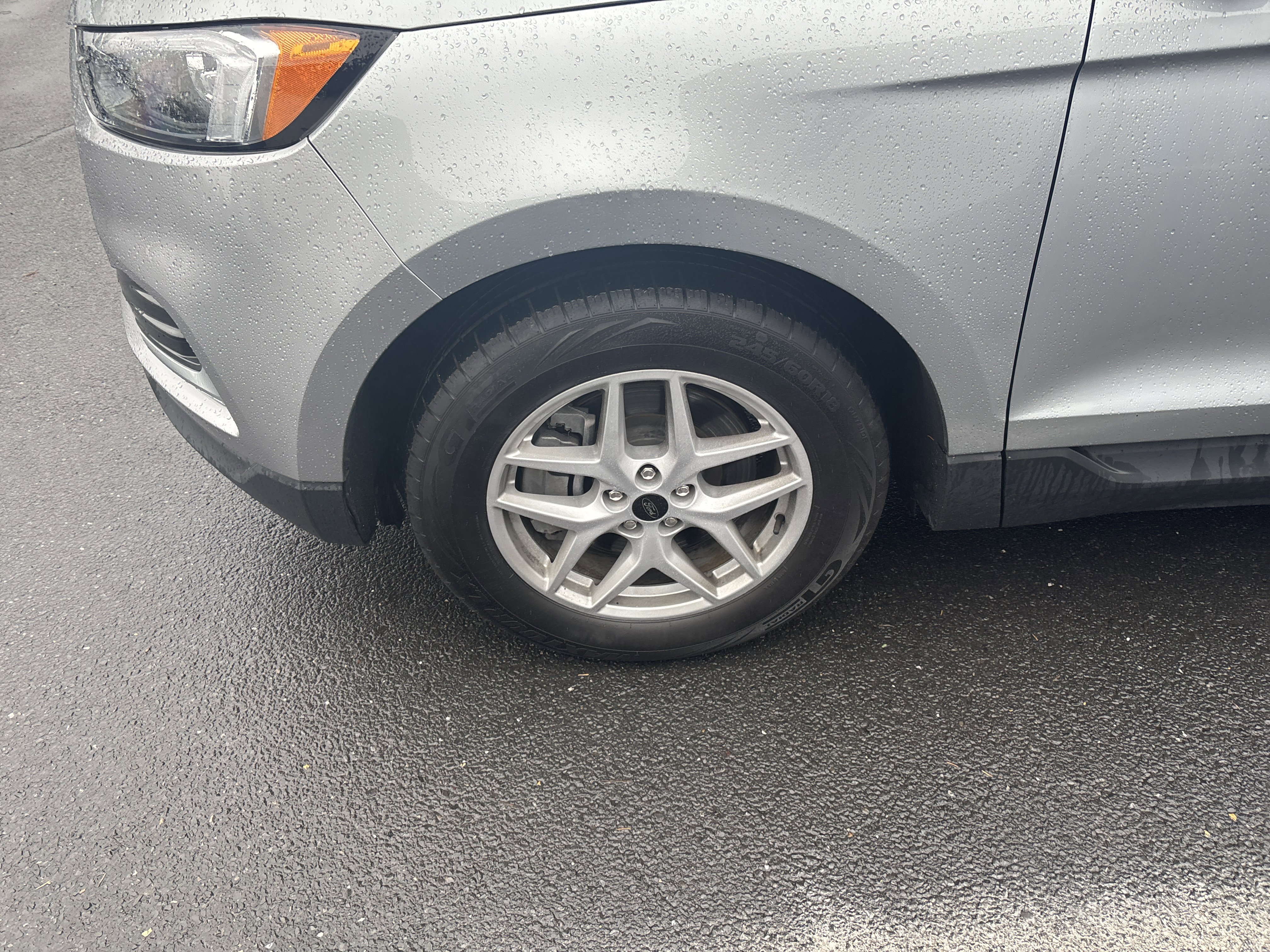 Used 2024 Ford Edge SEL image 11