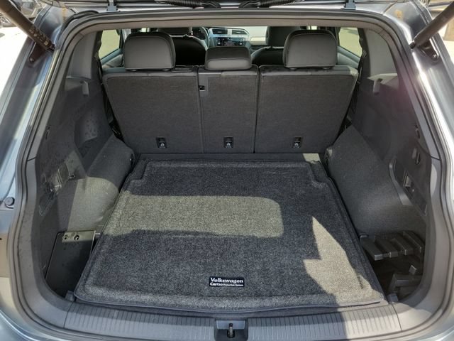 Used 2024 Volkswagen Tiguan SE R-Line AWD/4WD image 10