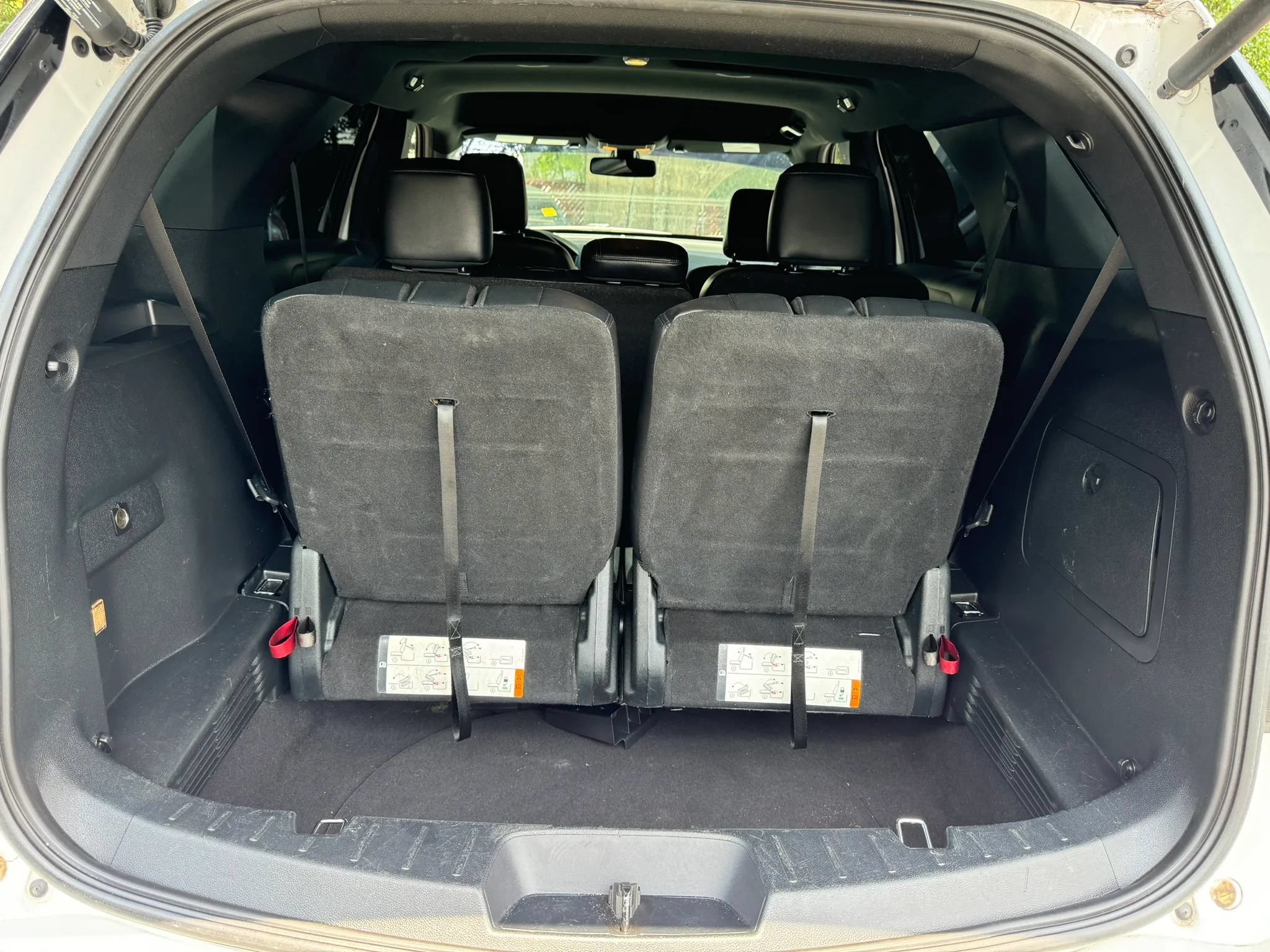 Used 2018 Ford Explorer XLT w/ Equipment Group 202A FWD image 30