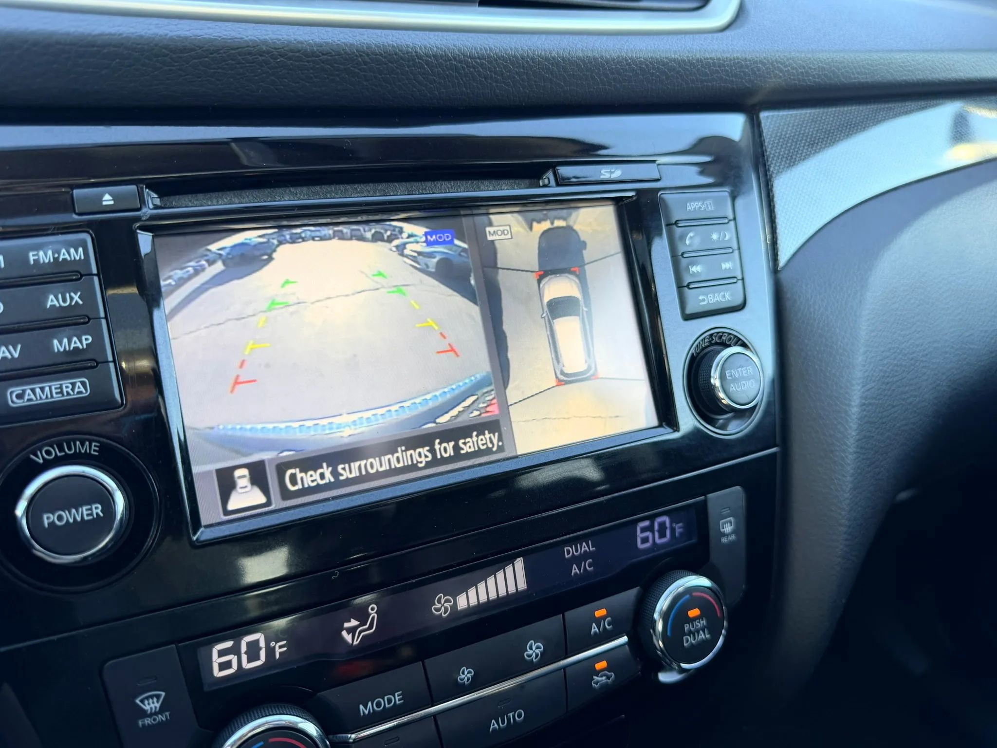 Used 2016 Nissan Rogue SL w/ SL Premium Package image 32