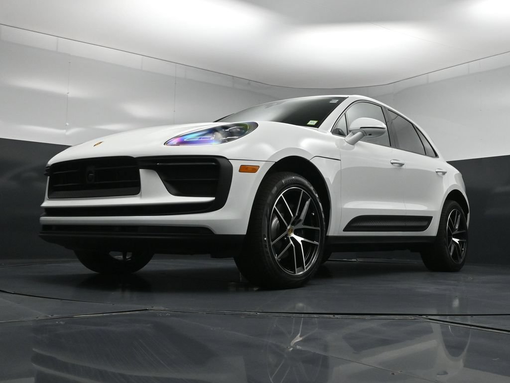 New 2026 Porsche Macan AWD/4WD image 25