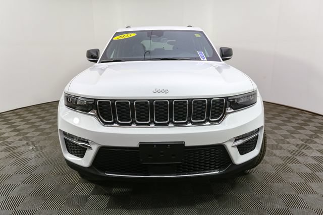 Used 2025 Jeep Grand Cherokee Limited AWD/4WD image 3