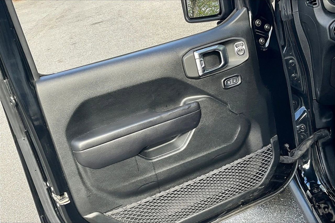 Used 2021 Jeep Gladiator Willys image 27