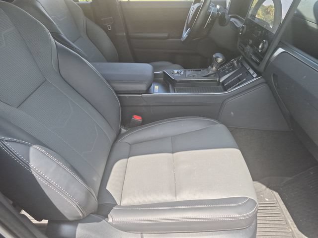 Used 2025 Lexus GX 550 w/ Accessory Package (Z1) AWD/4WD image 28