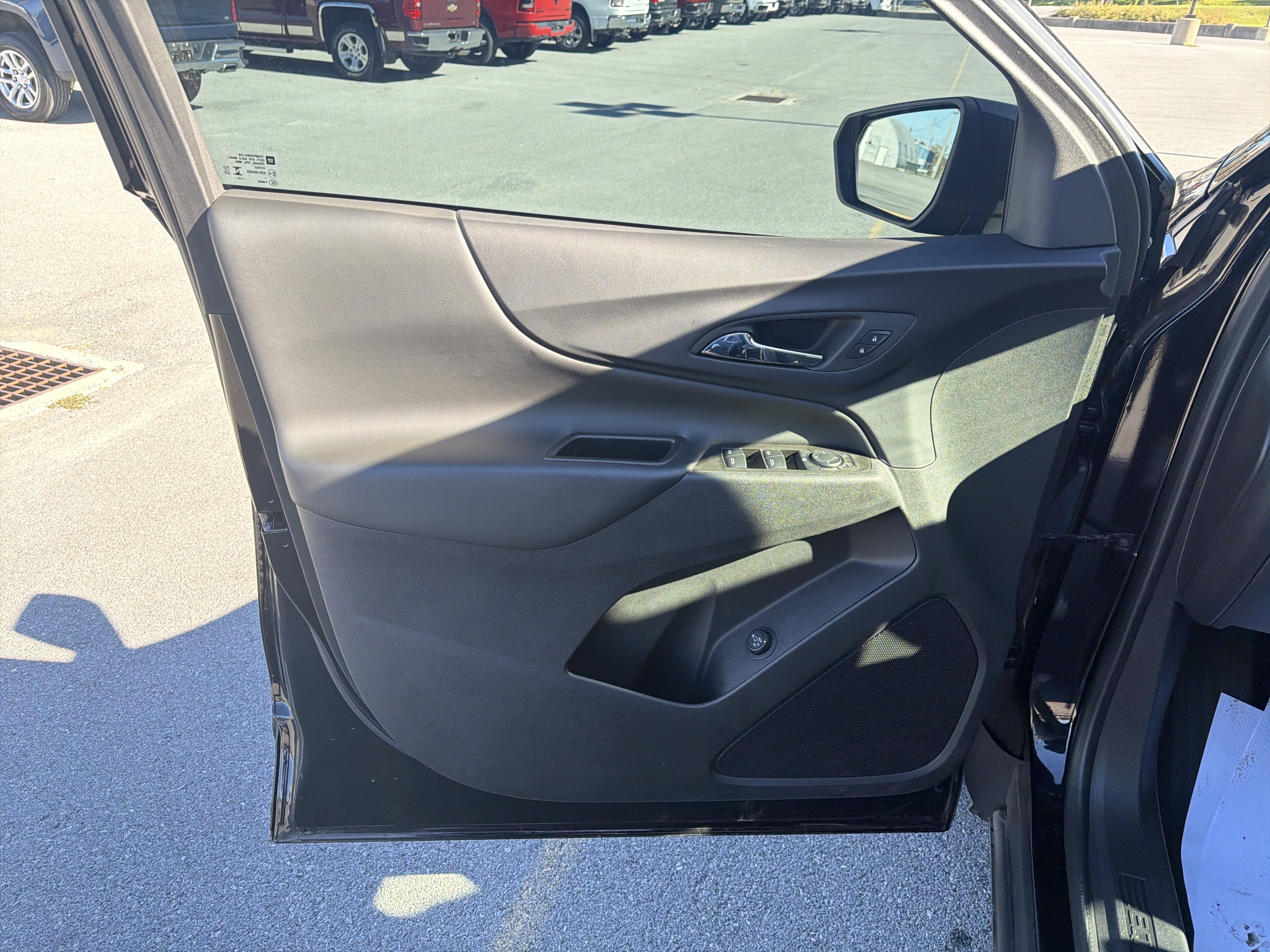 Used 2023 Chevrolet Equinox LT AWD/4WD image 18