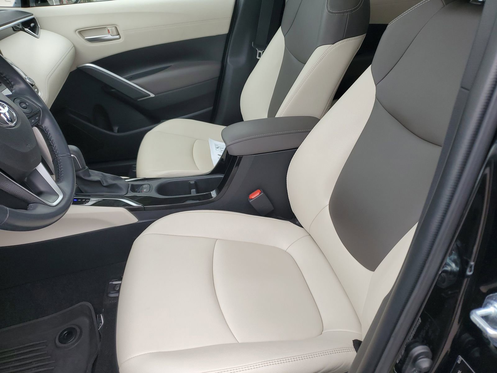 Certified 2023 Toyota Corolla Cross XLE w/ Convenience Package image 17