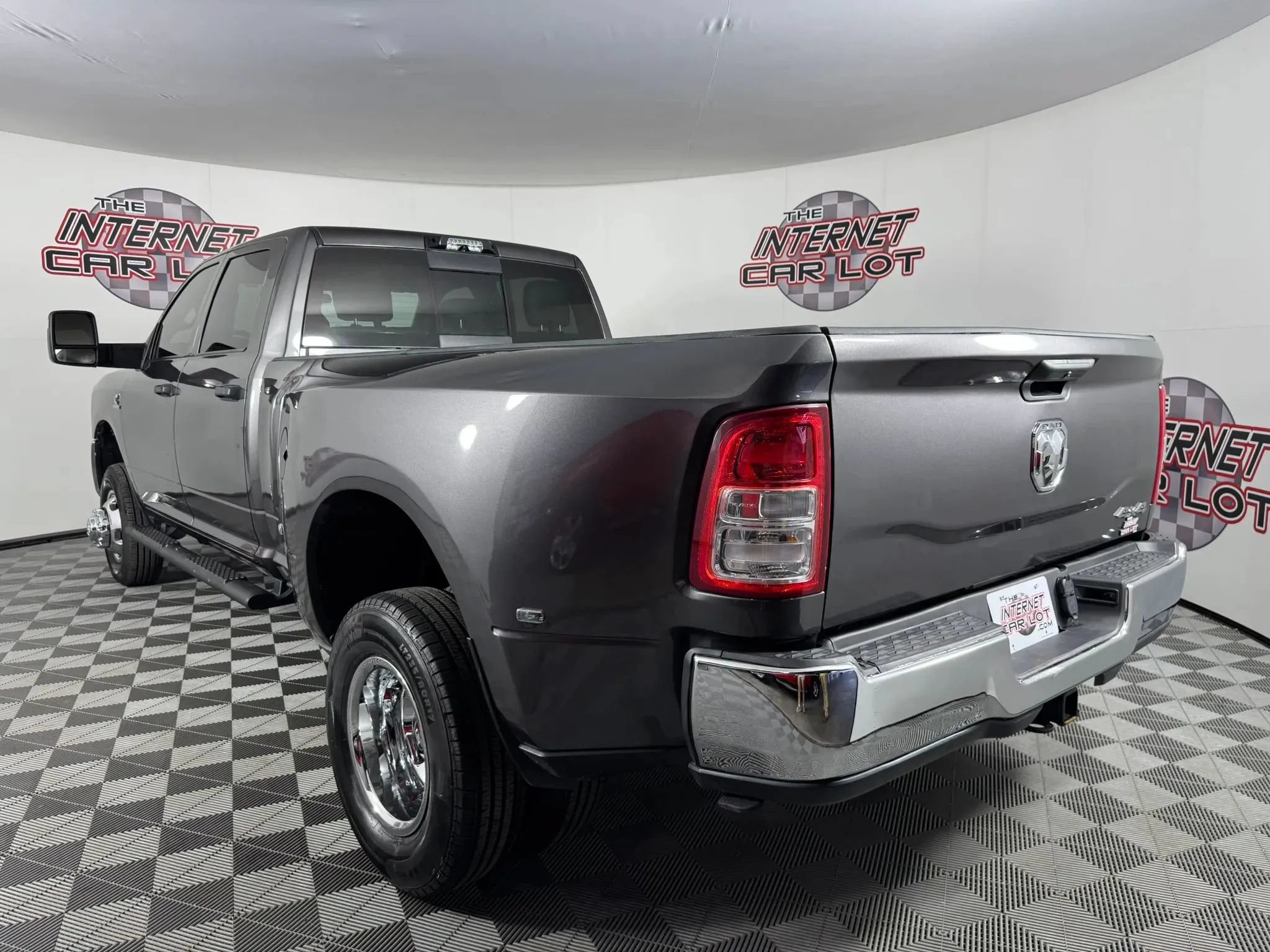 Used 2024 RAM 3500 Tradesman w/ Chrome Appearance Group AWD/4WD image 5