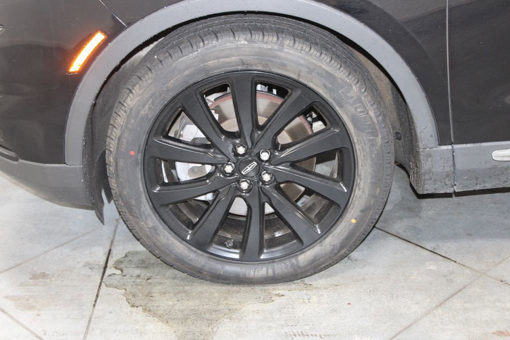 Used 2022 Lincoln Nautilus Reserve w/ Monochromatic Package image 17