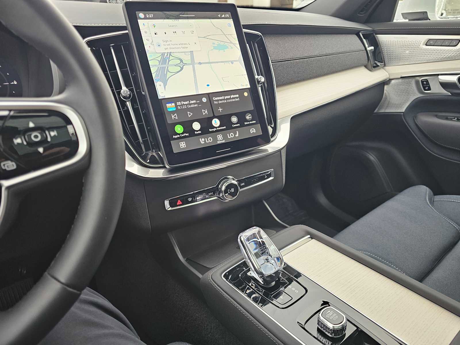 Certified 2025 Volvo XC90 T8 Ultra image 31