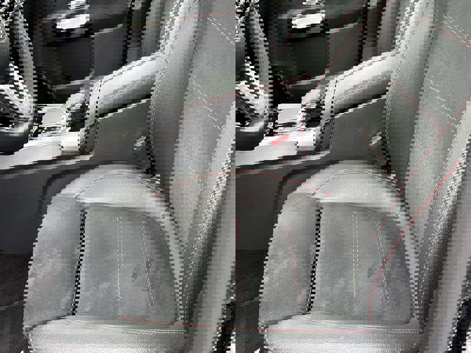 Used 2022 Mercedes-Benz GLB 250 4MATIC image 12