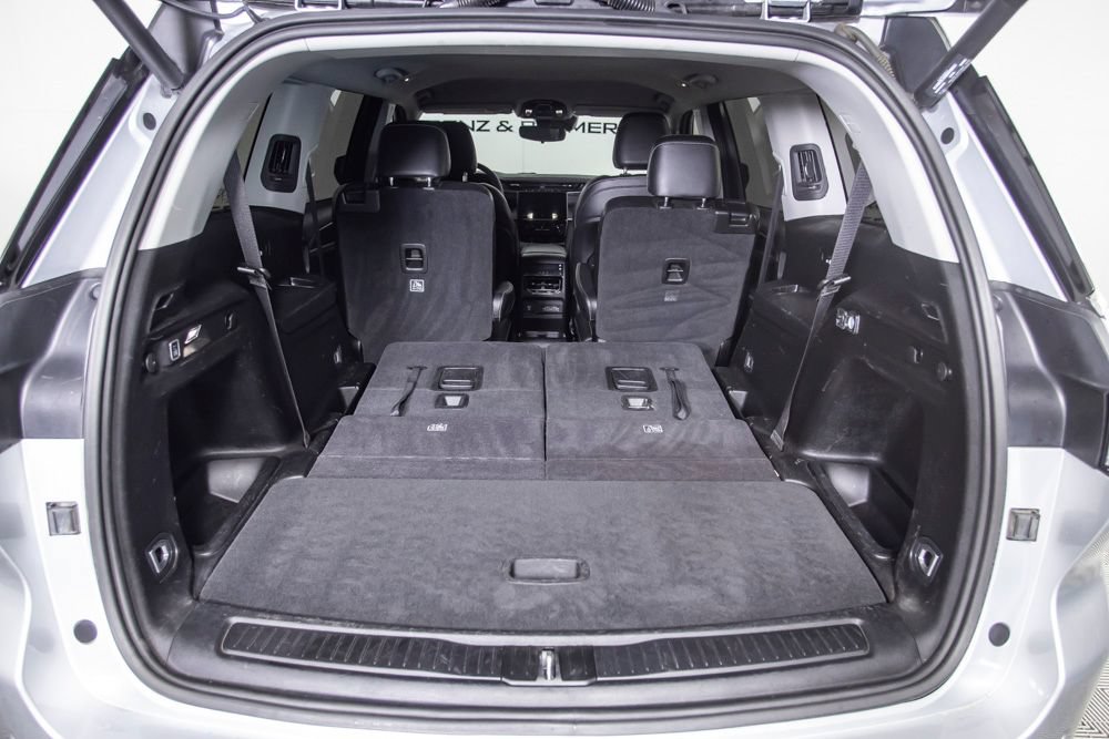 Used 2023 Jeep Grand Cherokee L Limited AWD/4WD image 9