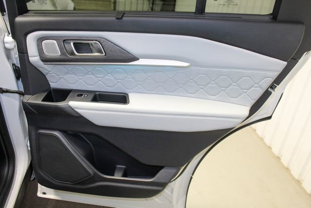 Used 2025 Ford Explorer Platinum w/ Ultimate Package image 18