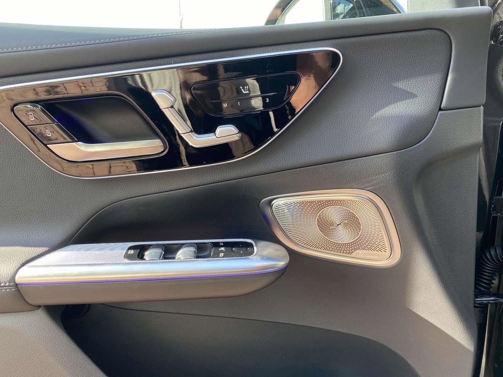 Certified 2025 Mercedes-Benz GLC 300 image 23