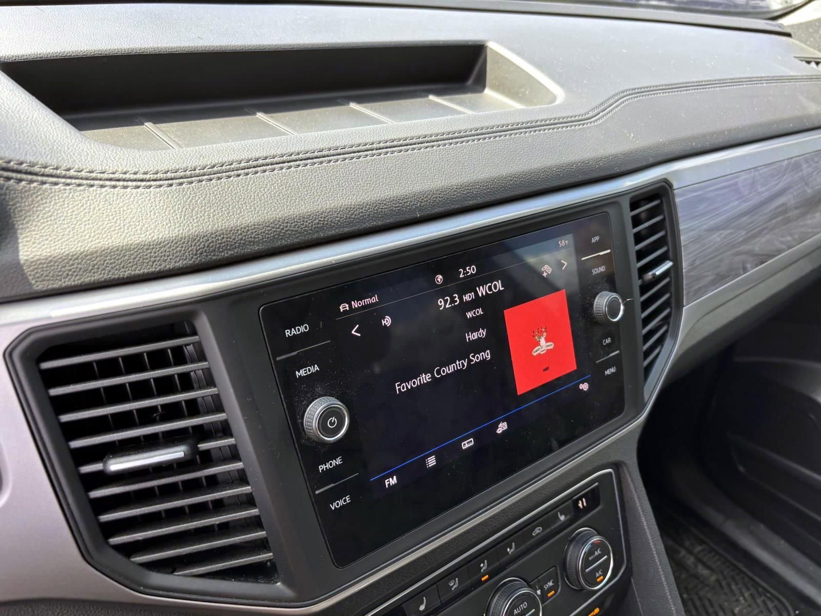 Used 2020 Volkswagen Atlas Cross Sport SE w/ Towing Package image 19