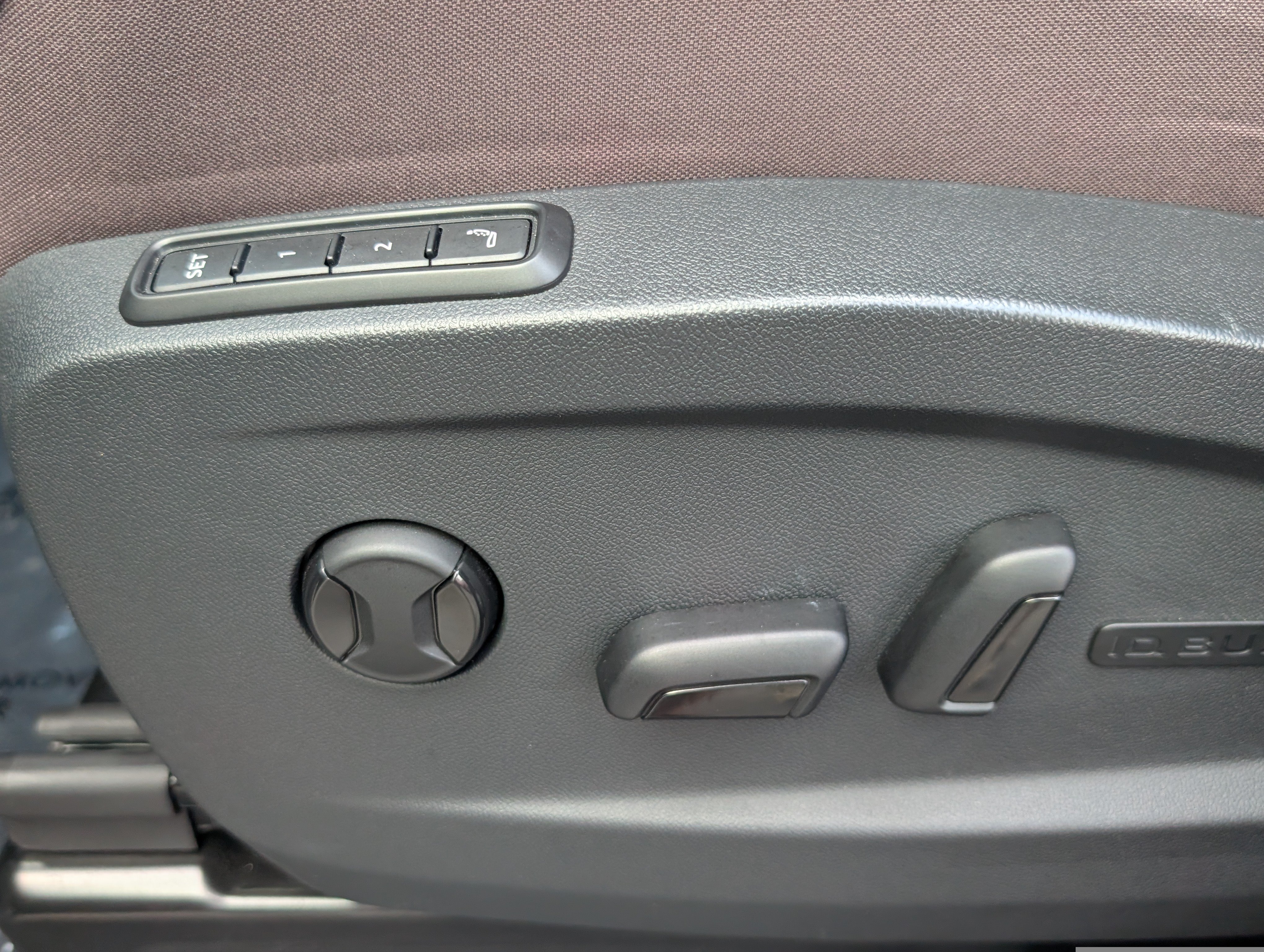 Used 2025 Volkswagen ID. Buzz Pro S Plus RWD image 21