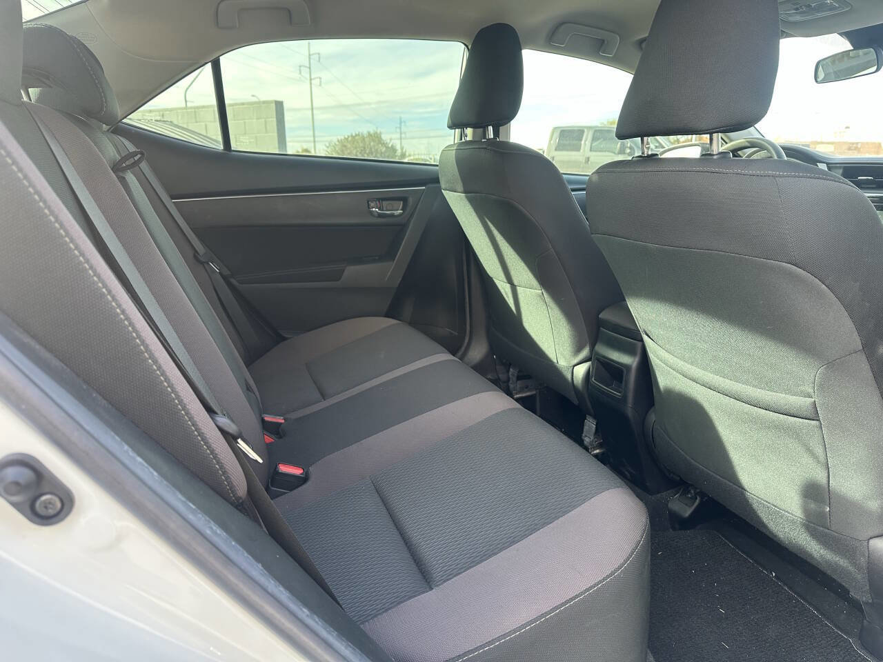 Used 2018 Toyota Corolla LE image 10