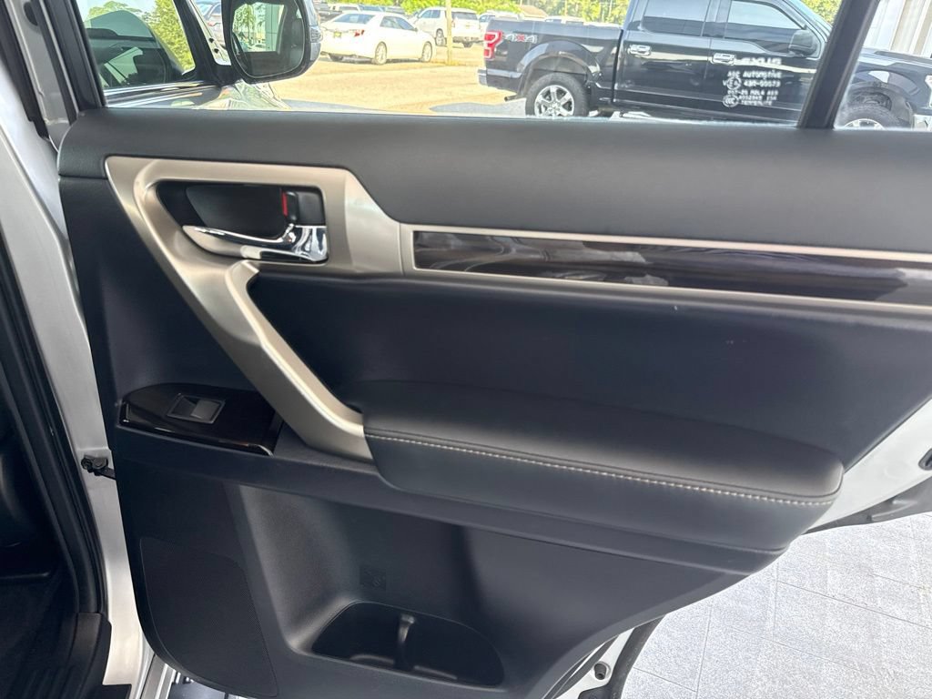 Used 2019 Lexus GX 460 w/ Navigation Package AWD/4WD image 38
