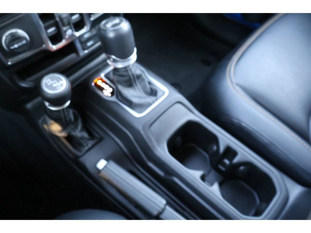Used 2024 Jeep Wrangler Unlimited Sahara w/ Technology Group AWD/4WD image 30