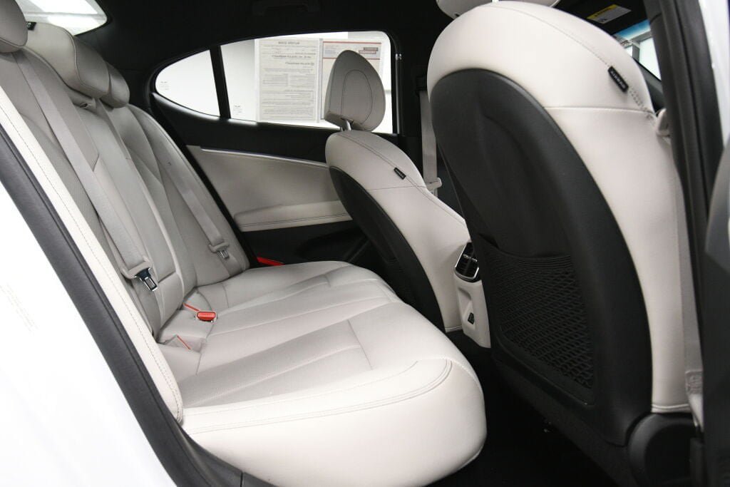 Used 2025 Genesis G70 2.5T AWD/4WD image 24