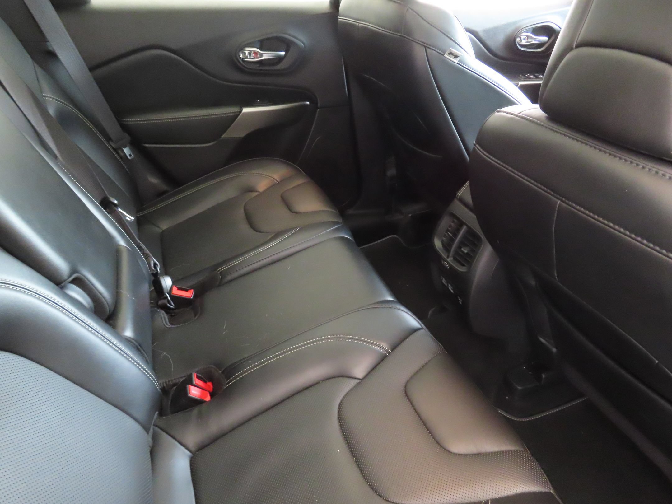 Used 2021 Jeep Cherokee Latitude Lux 80th Anniv w/ Quick Order Package 26U 80TH AWD/4WD image 24