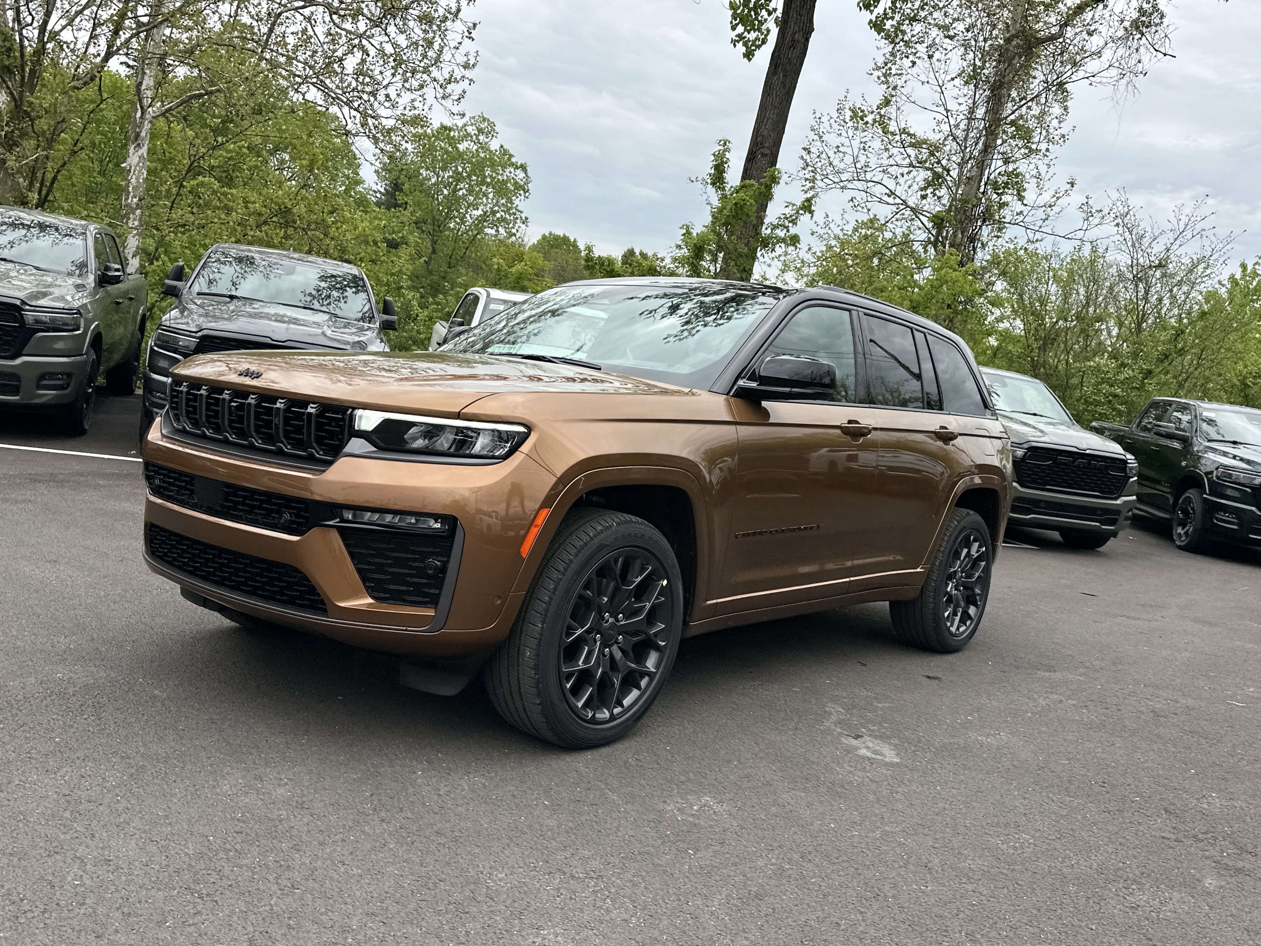New 2026 Jeep Grand Cherokee Summit w/ Obsidian Package AWD/4WD image 26