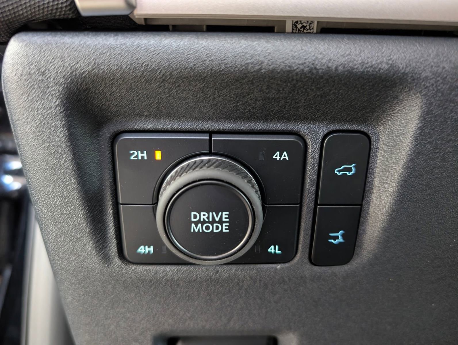 Used 2025 Ford Expedition Active image 13