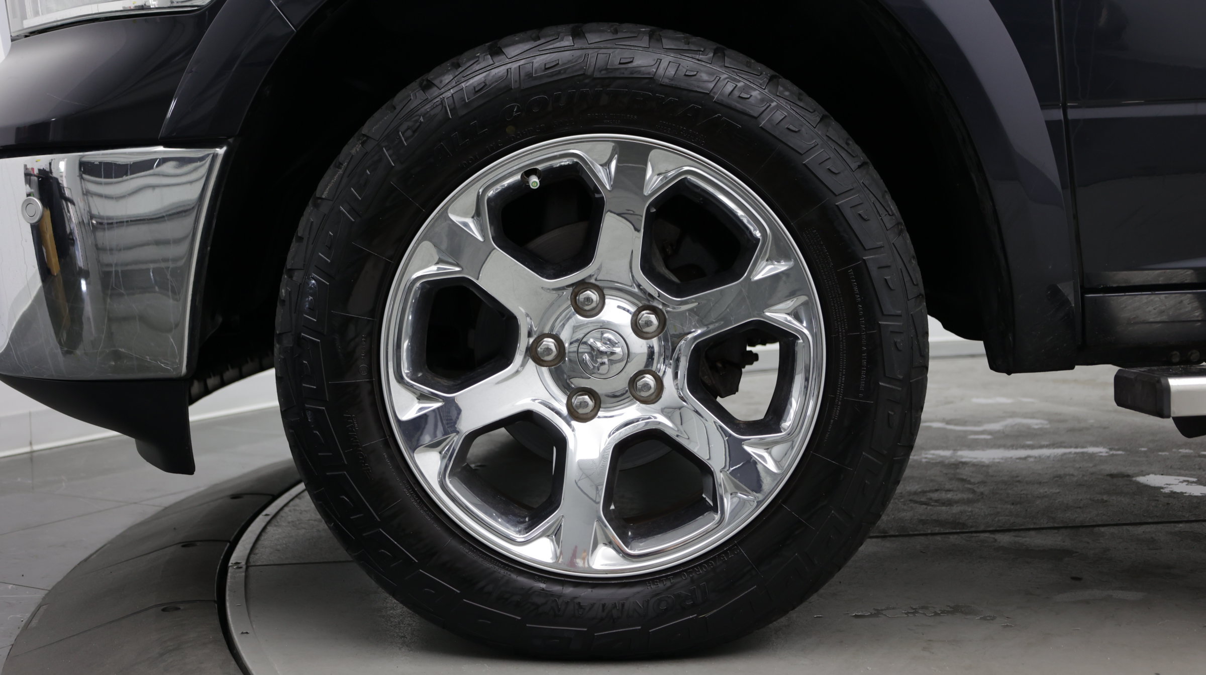 Used 2017 RAM 1500 Laramie w/ Convenience Group AWD/4WD image 11