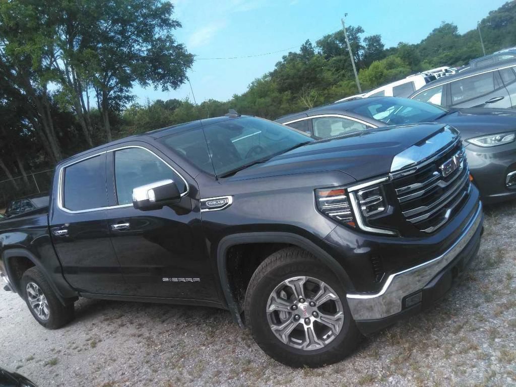 Used 2025 GMC Sierra 1500 SLT RWD image 4