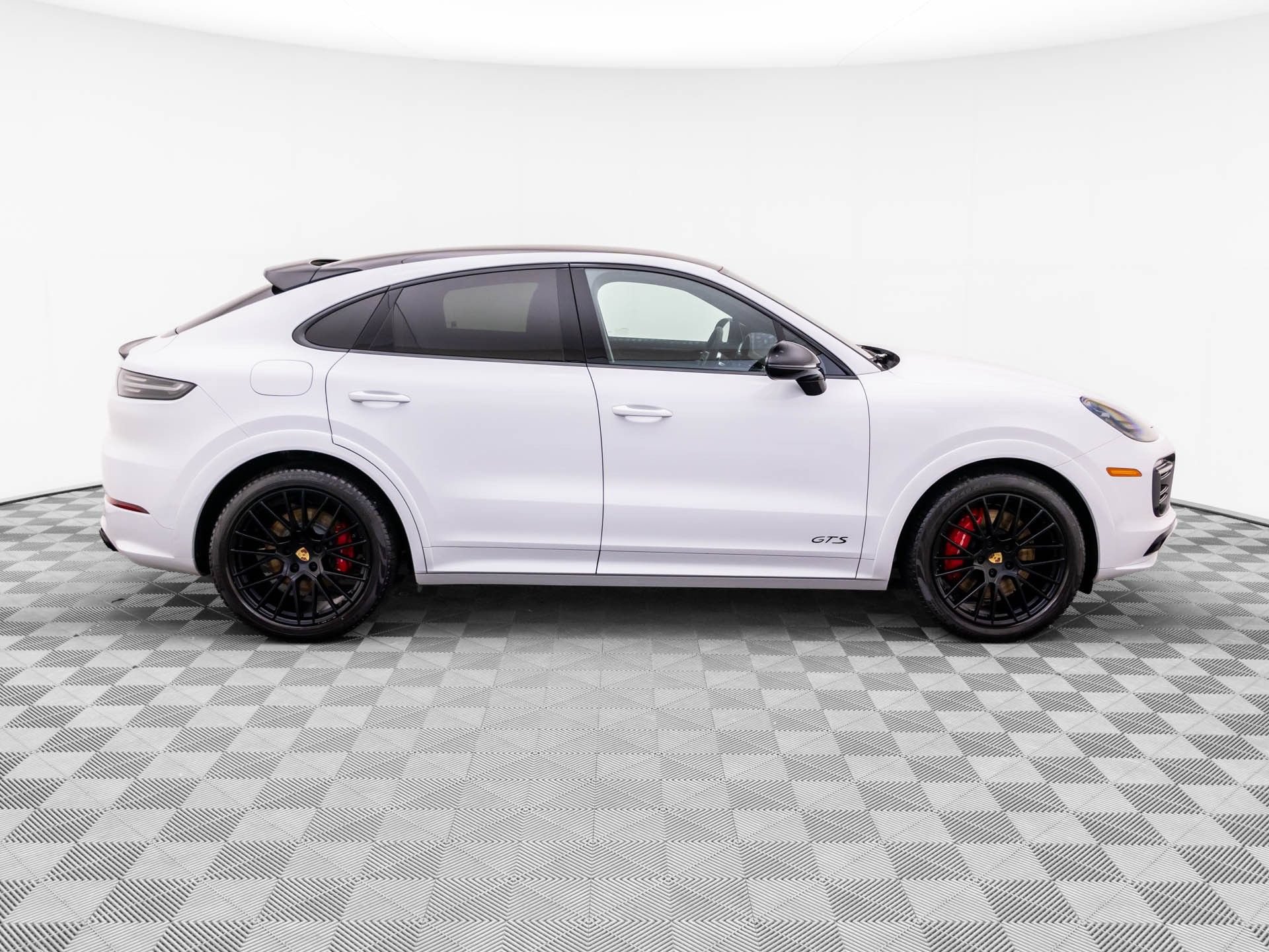 Certified 2022 Porsche Cayenne GTS AWD/4WD image 7