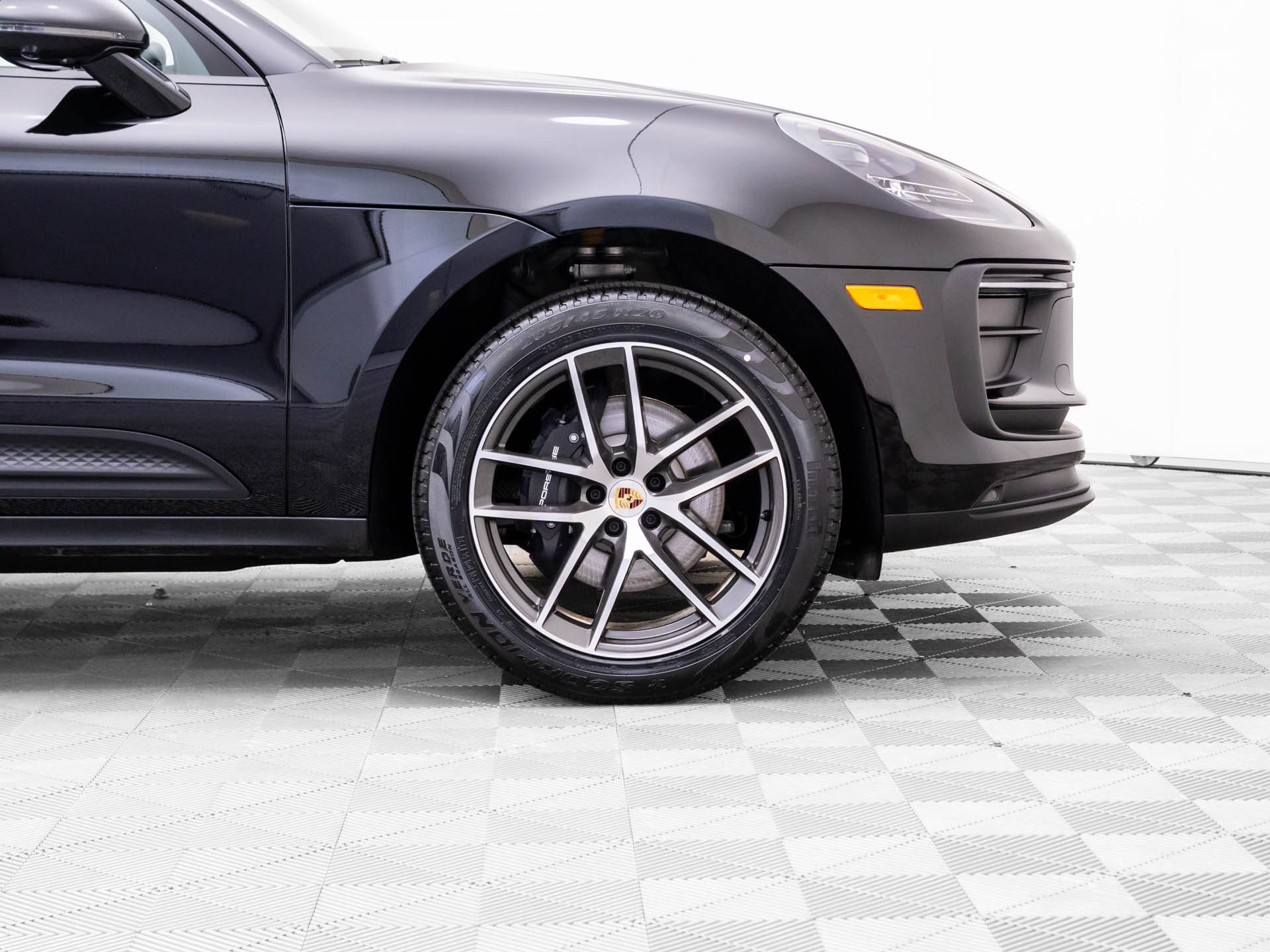 Certified 2026 Porsche Macan AWD/4WD image 34