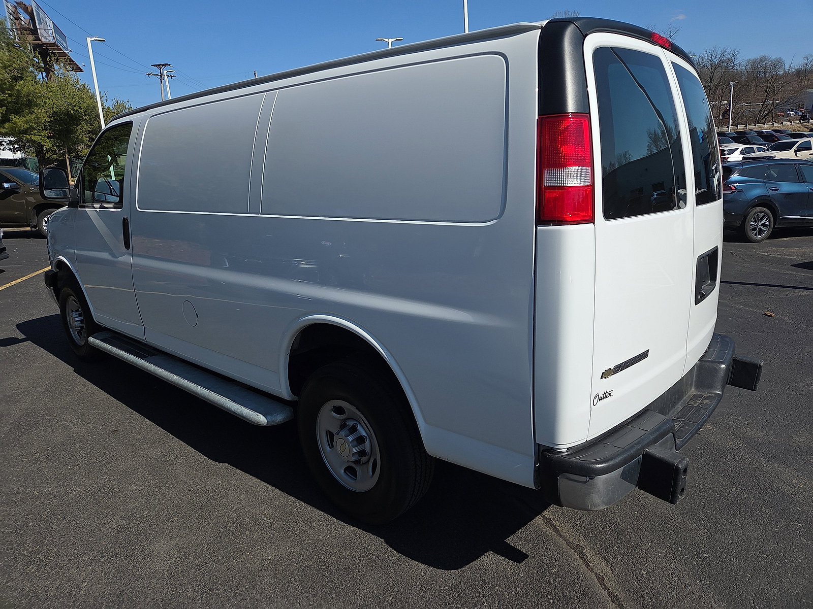 Used 2024 Chevrolet Express 2500 Work Van w/ Driver Convenience Package image 5