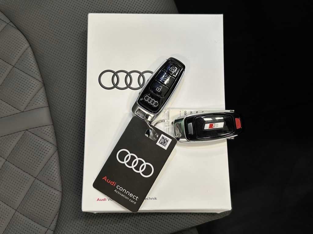 Used 2025 Audi SQ7 Prestige w/ Prestige Package image 44