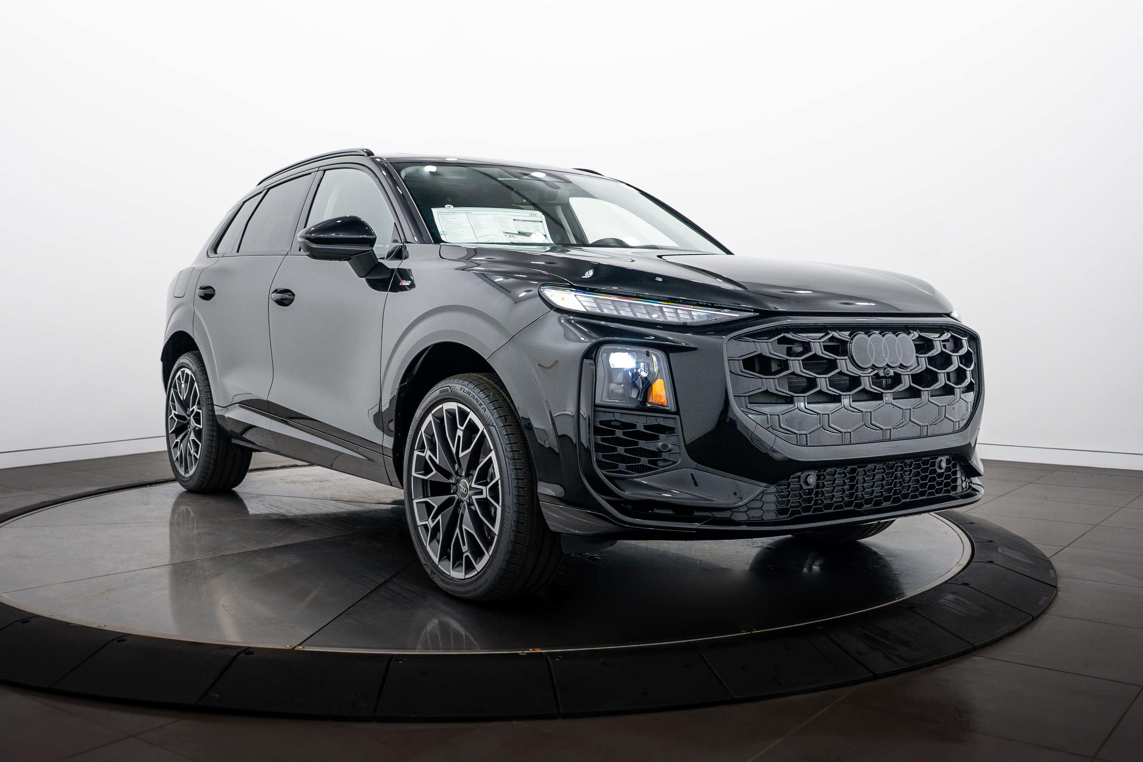 New 2026 Audi Q3 quattro 2.0T AWD/4WD image 2