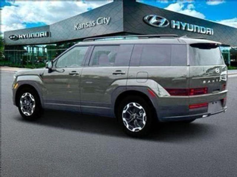 Used 2025 Hyundai Santa Fe SEL image 8