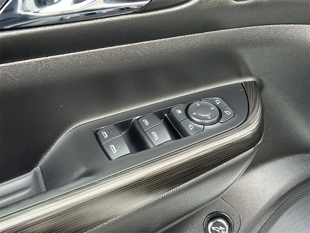 Certified 2023 GMC Acadia SLT w/ Preferred Package image 16