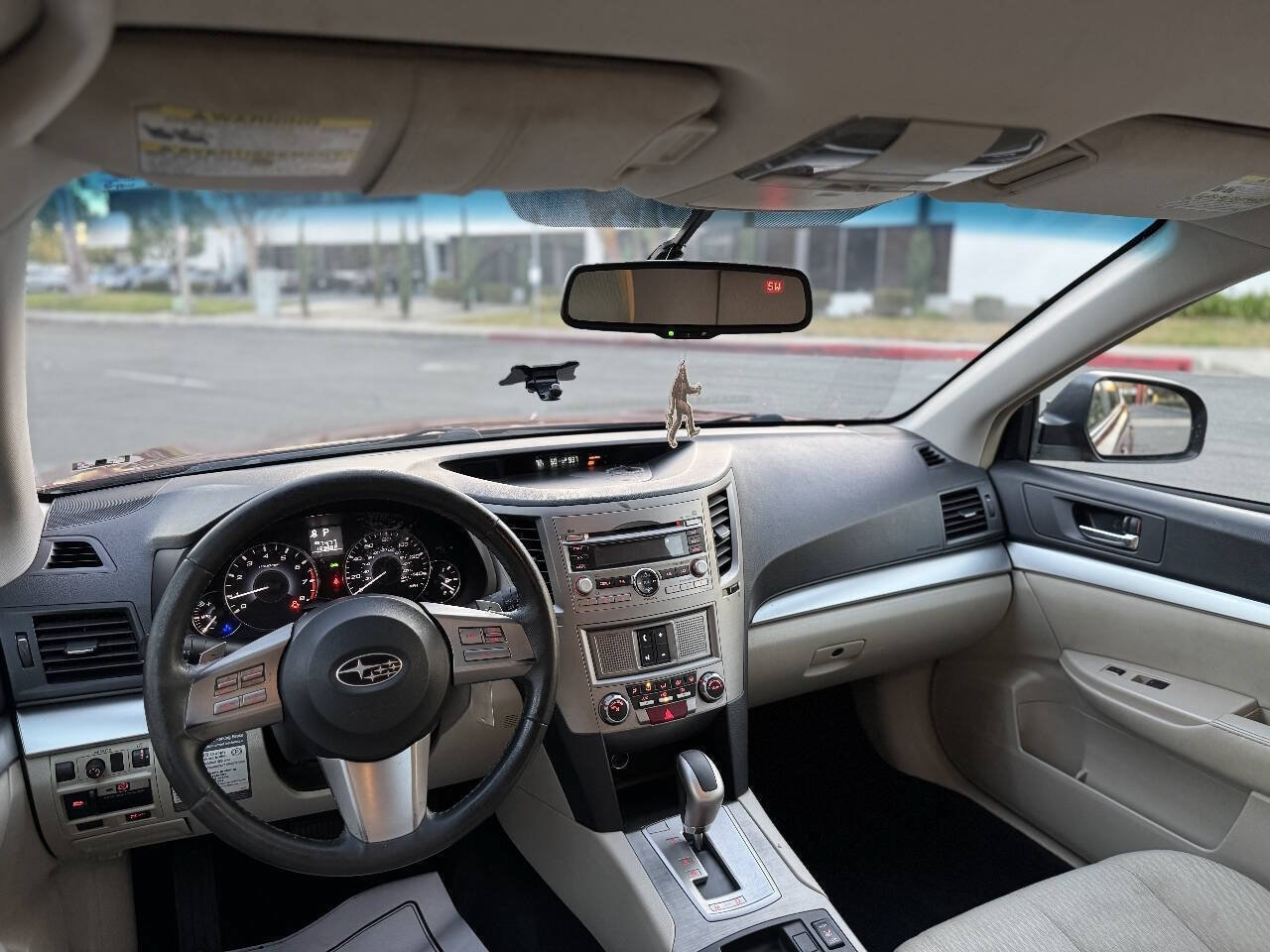Used 2011 Subaru Outback 2.5i Premium w/ All-Weather Pkg AWD/4WD image 12
