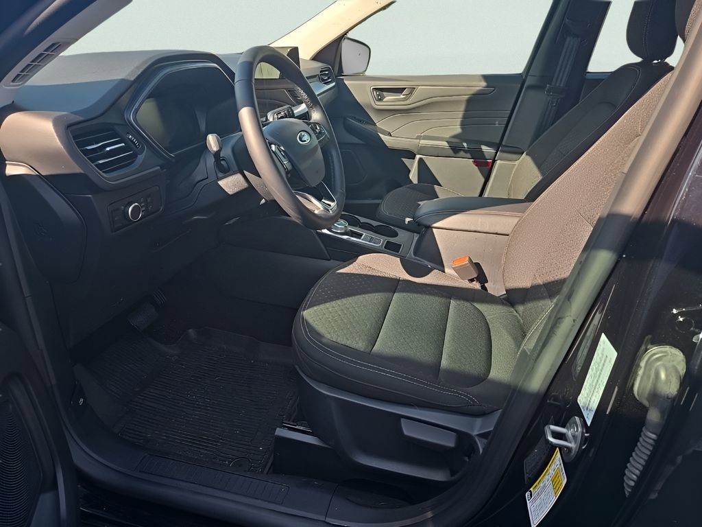 Certified 2025 Ford Escape Active w/ Tech Pack #1 FWD image 39