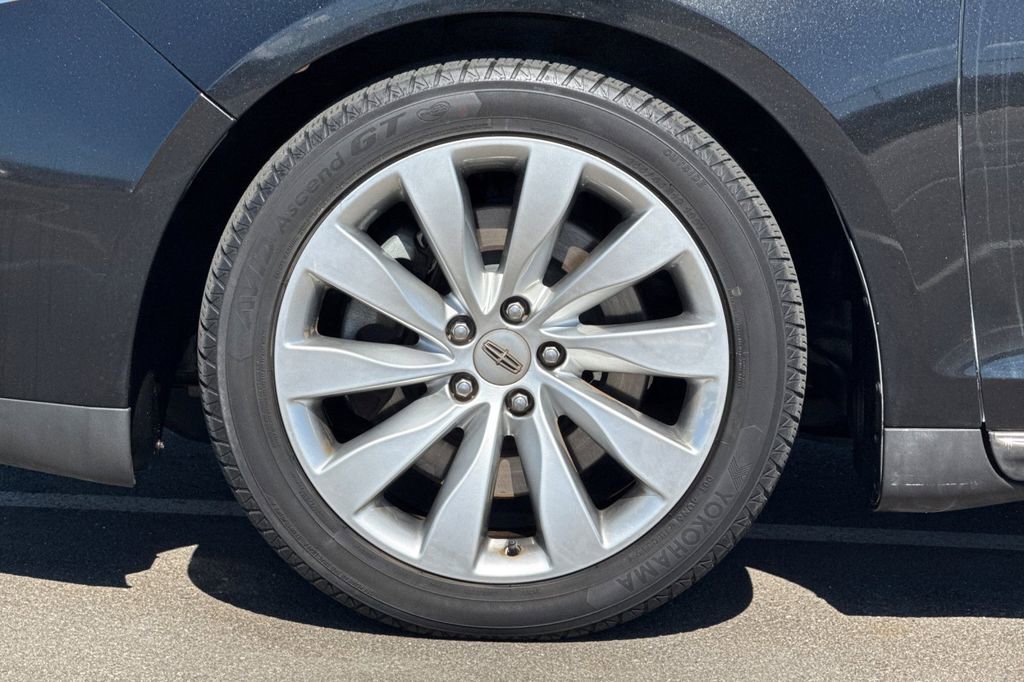 Used 2014 Lincoln MKS w/ Equipment Group 101A image 23