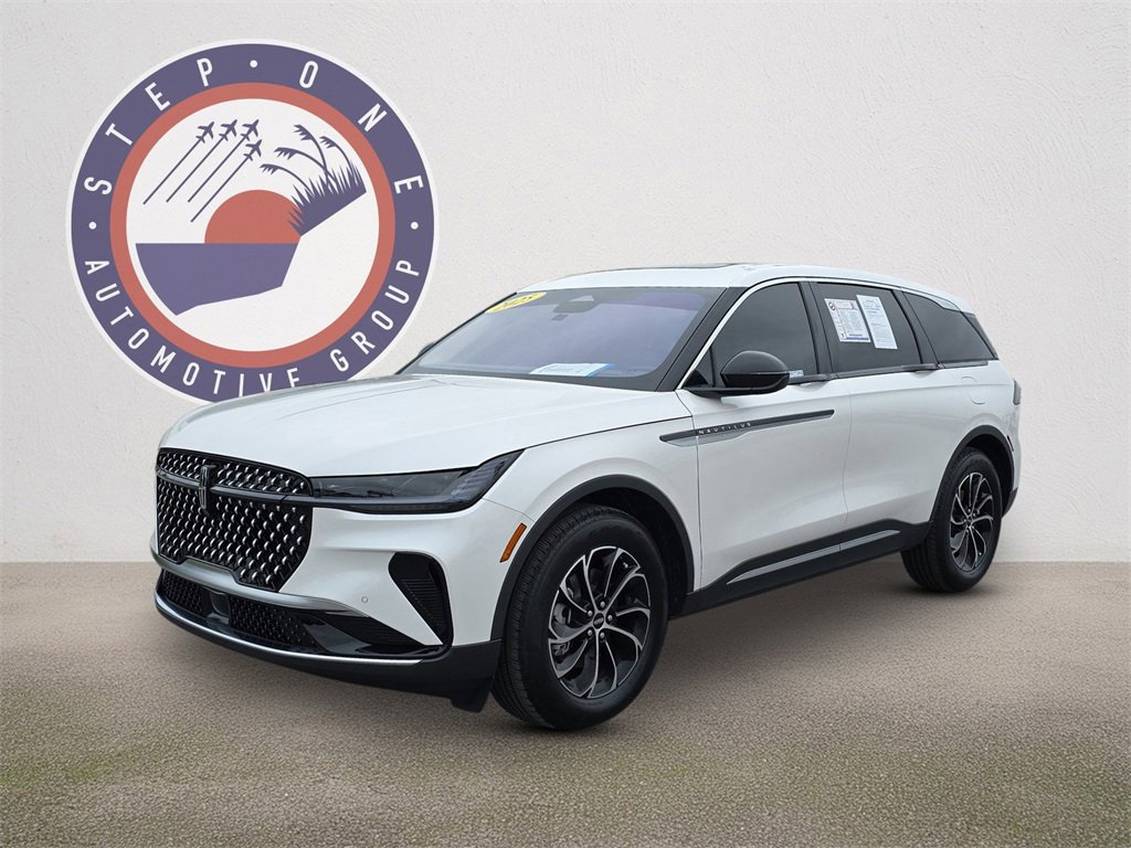 Used 2025 Lincoln Nautilus Premier w/ Equipment Group 102A video 2