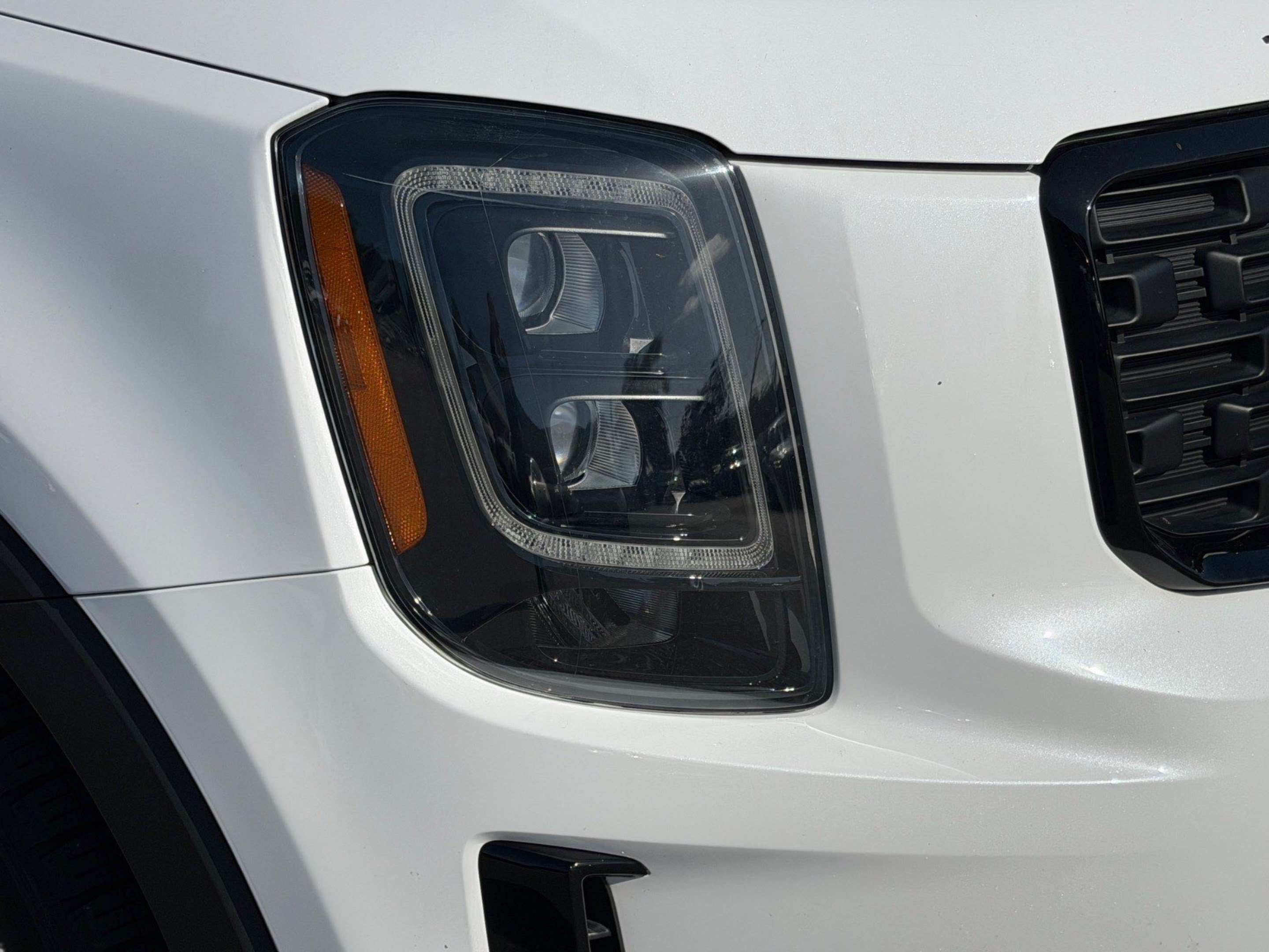 Used 2022 Kia Telluride SX w/ SX Prestige Package AWD/4WD image 10