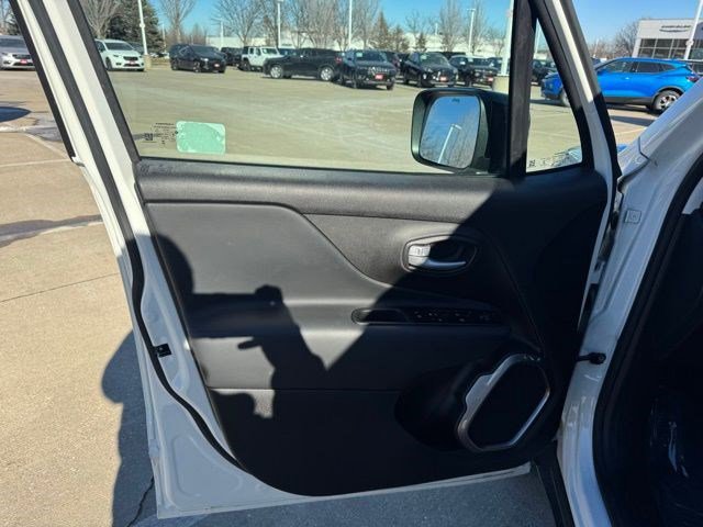 Certified 2023 Jeep Renegade Limited image 8